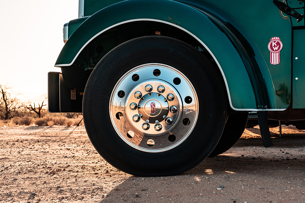 Kenworth W900 Wheel and mudflap