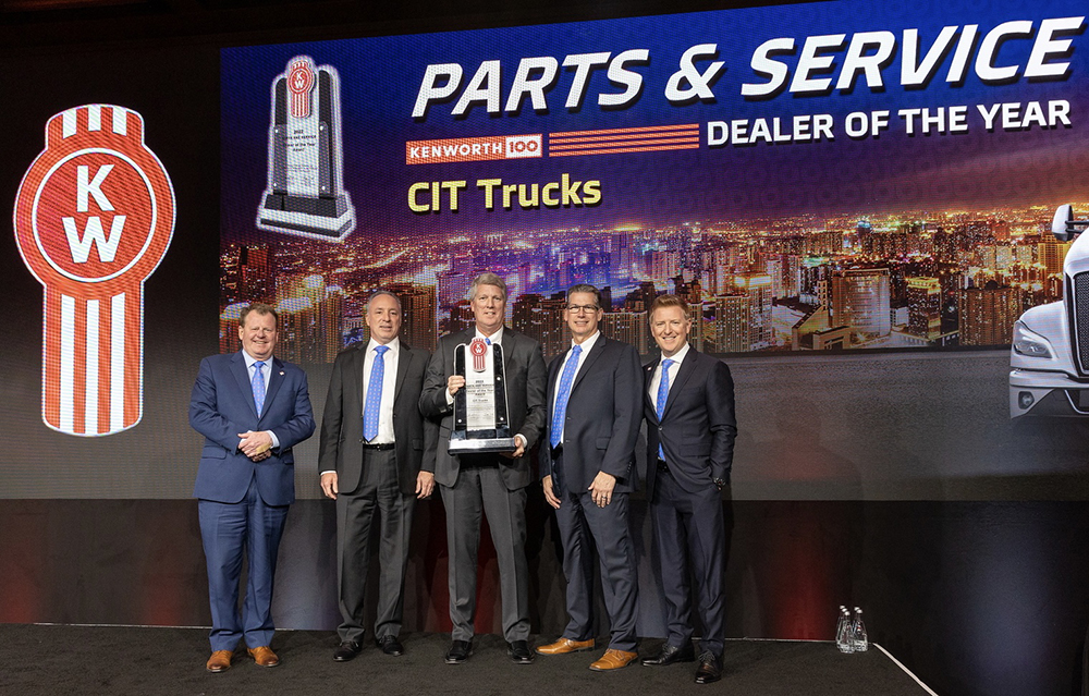 CIT Trucks receiving the 2022 Kenworth Parts and Service Dealer of the Year award